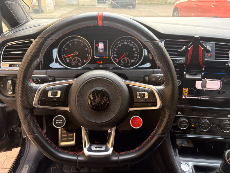 Volkswagen Golf - 16