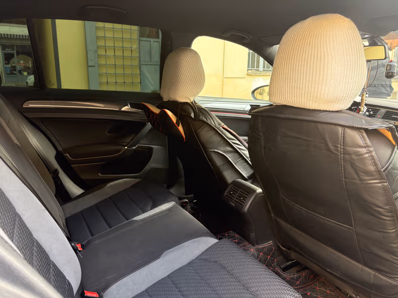 Volkswagen Golf - 28