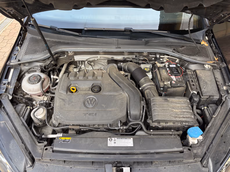 Volkswagen Golf - 32