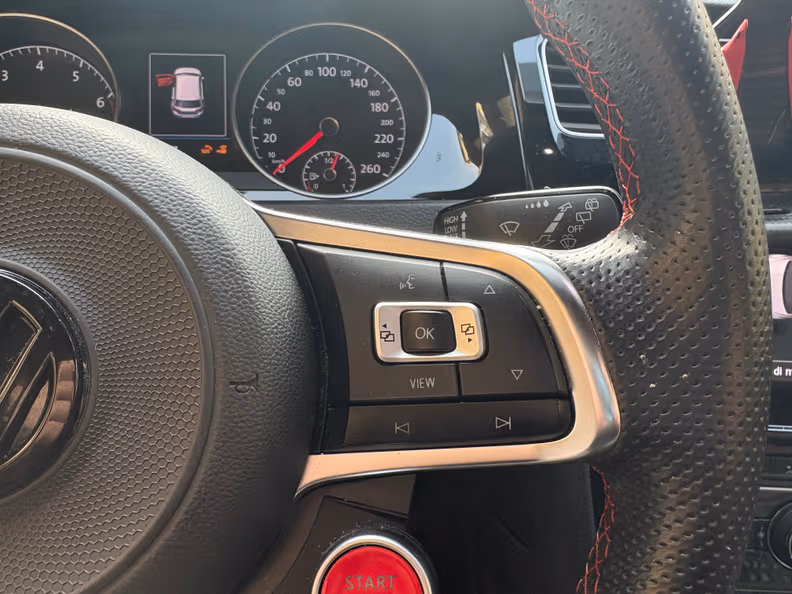 Volkswagen Golf - 18