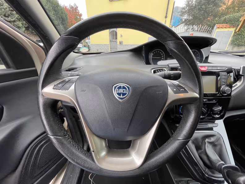 Lancia Ypsilon - 15