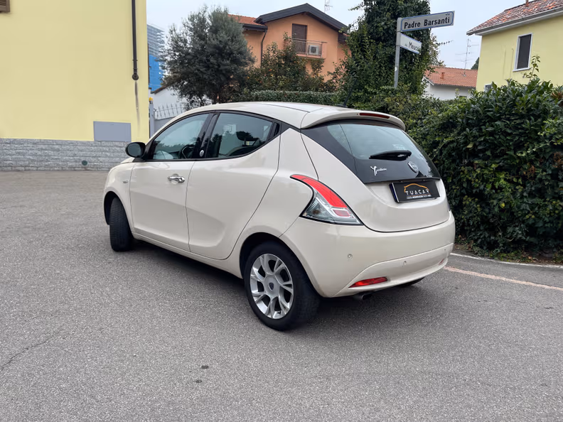 Lancia Ypsilon - 7