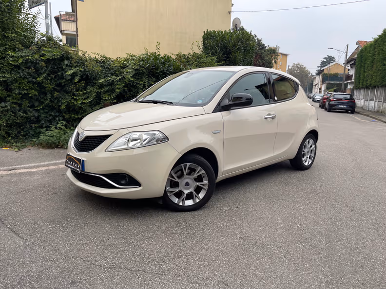 Lancia Ypsilon - 1