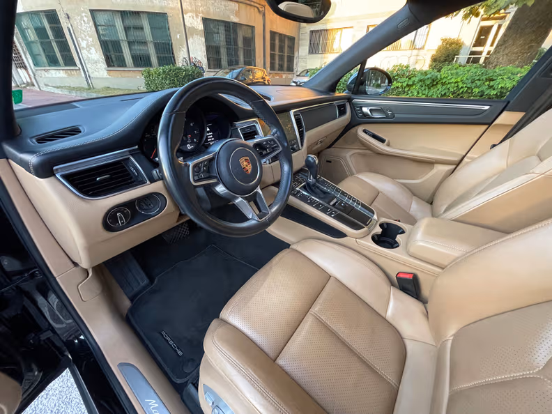 Porsche Macan - 27