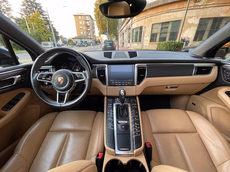Porsche Macan - 14