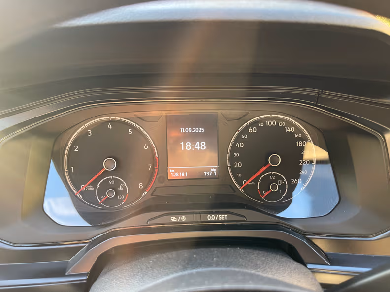 Volkswagen Polo - 11