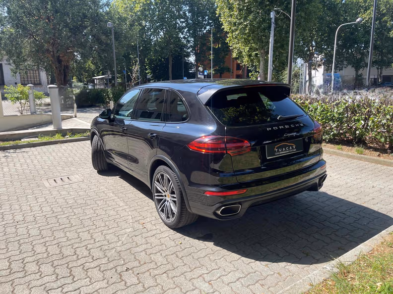 Porsche Cayenne - 7