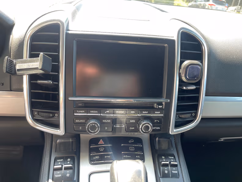 Porsche Cayenne - 23