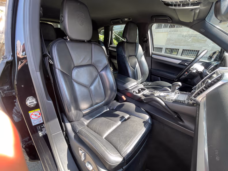 Porsche Cayenne - 26