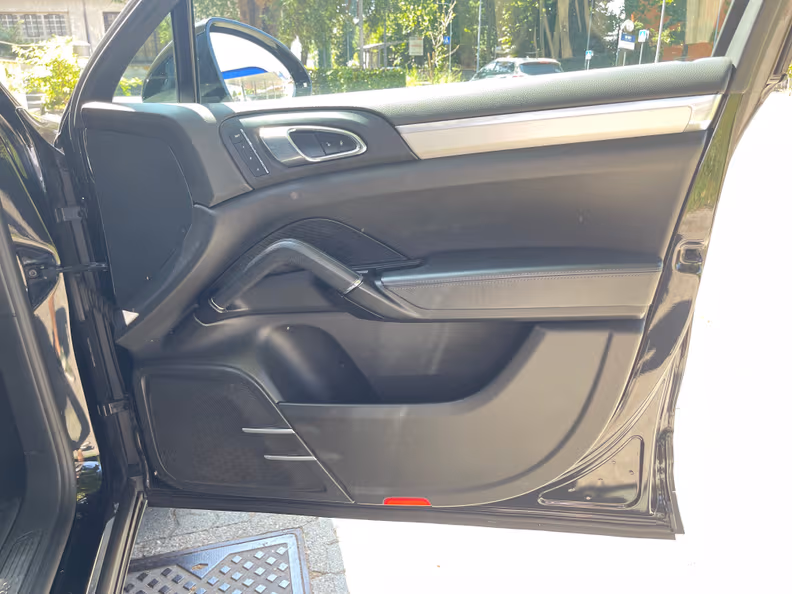 Porsche Cayenne - 43