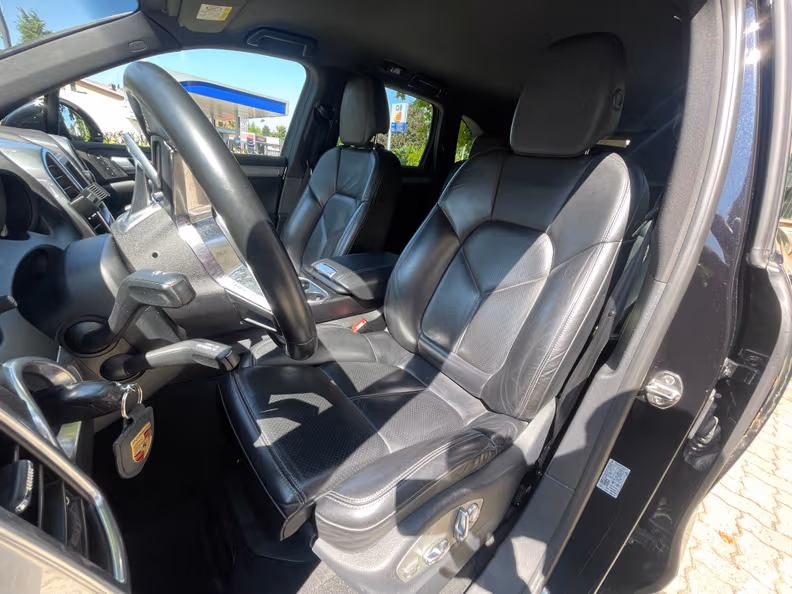 Porsche Cayenne - 15