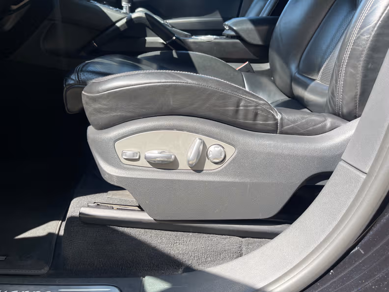 Porsche Cayenne - 27