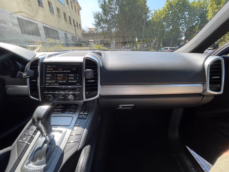 Porsche Cayenne - 29