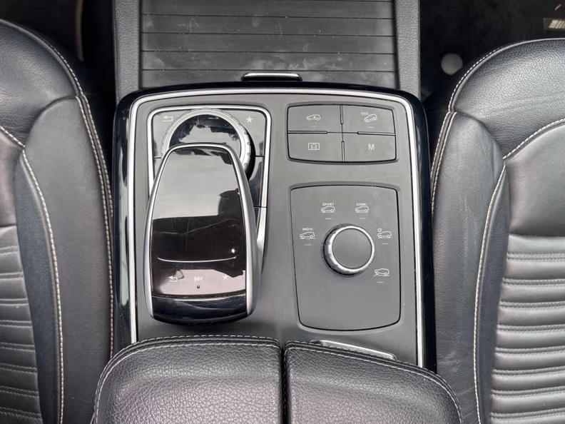 Mercedes-Benz GLE-Class - 19