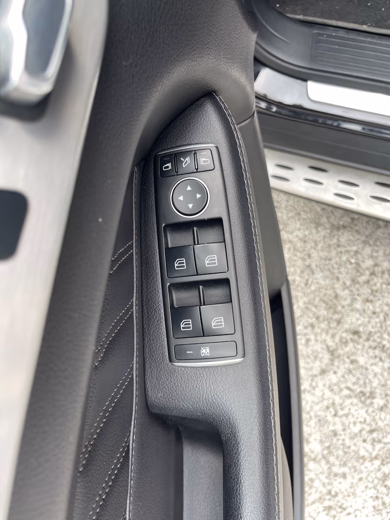 Mercedes-Benz GLE-Class - 36