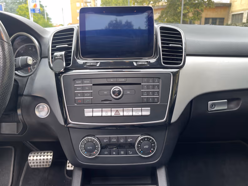 Mercedes-Benz GLE-Class - 18