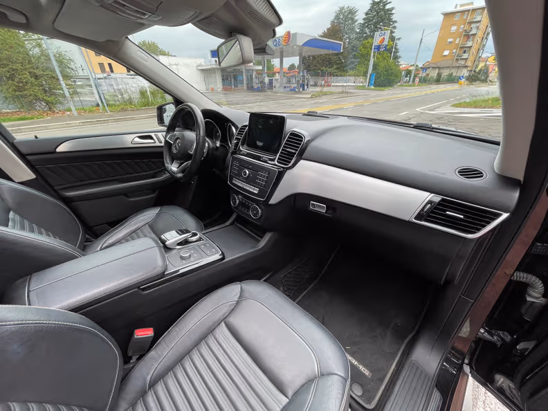 Mercedes-Benz GLE-Class - 27