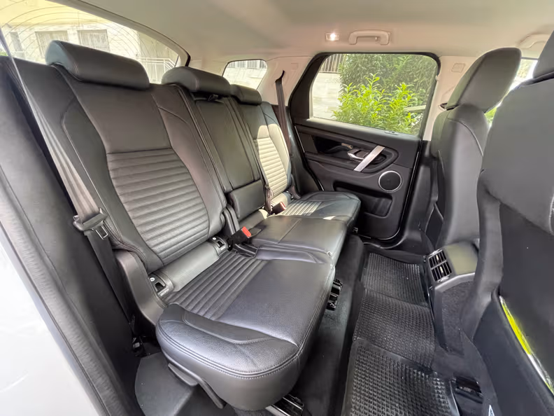 Land Rover Discovery Sport - 33