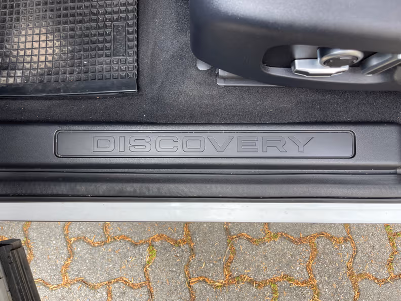 Land Rover Discovery Sport - 38