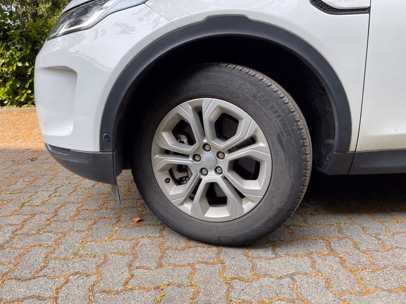 Land Rover Discovery Sport - 50