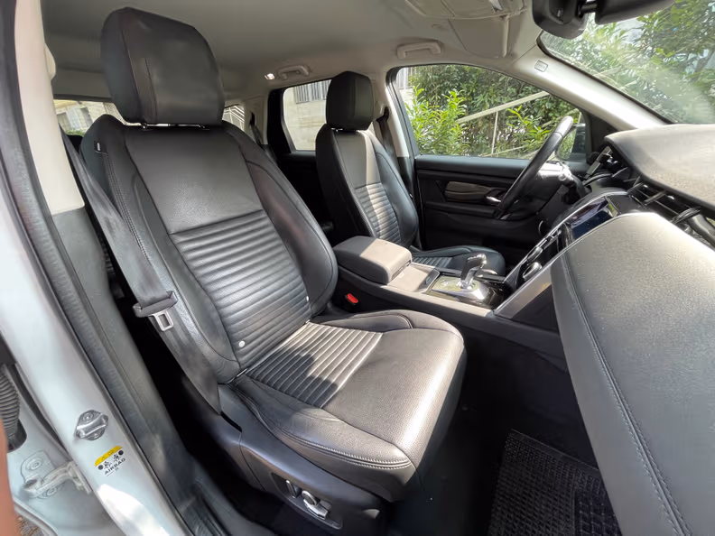 Land Rover Discovery Sport - 24