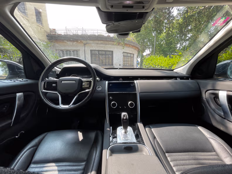 Land Rover Discovery Sport - 30