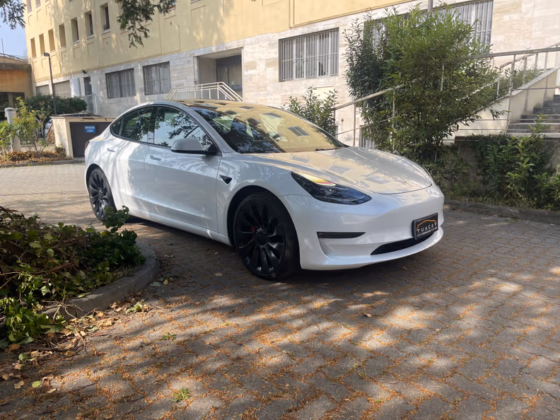 Tesla Model 3 - 3