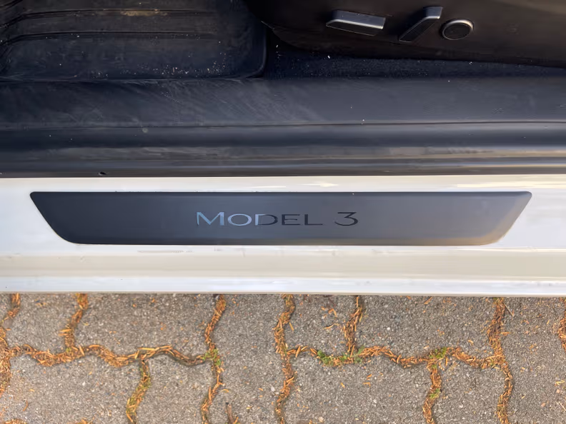 Tesla Model 3 - 34