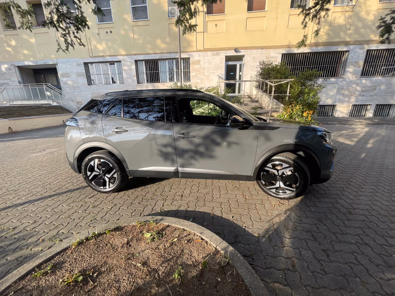 Peugeot 2008 - 4