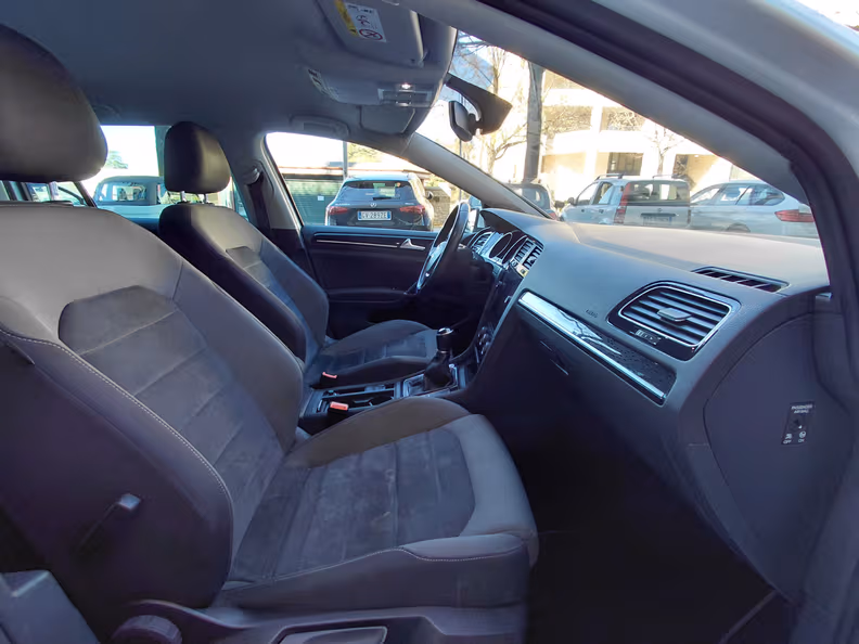 Volkswagen Golf - 13