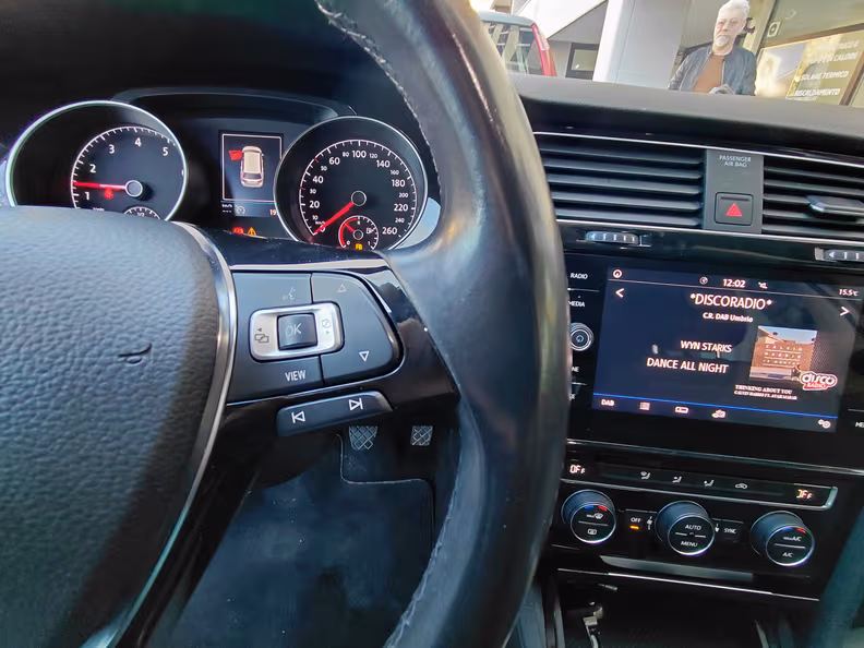 Volkswagen Golf - 20