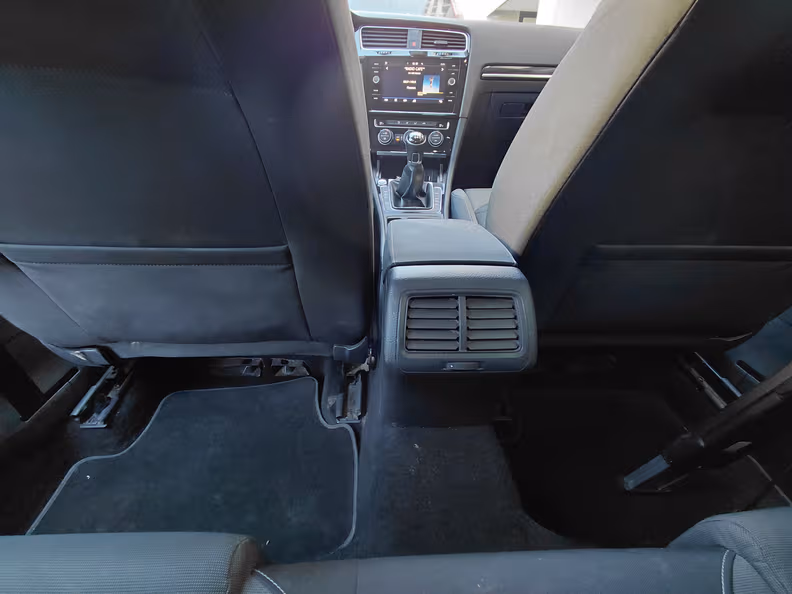 Volkswagen Golf - 30