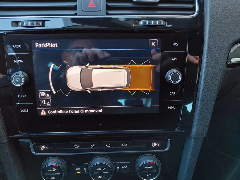 Volkswagen Golf - 18