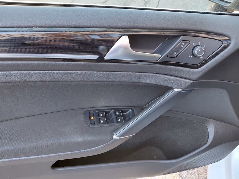 Volkswagen Golf - 16