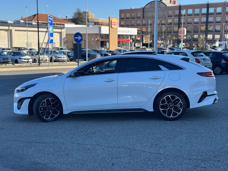 Kia ProCeed - 38