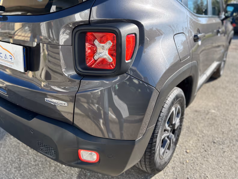 Jeep Renegade - 12