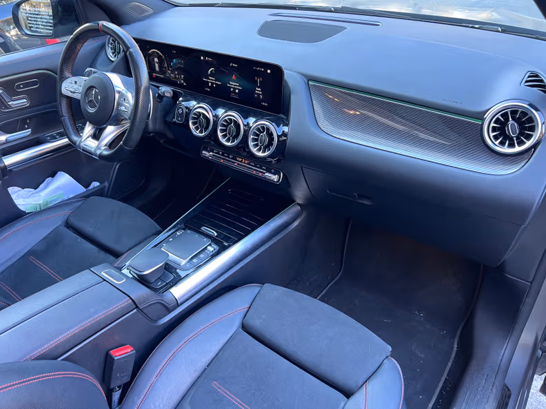 Mercedes-Benz GLA-Class - 11