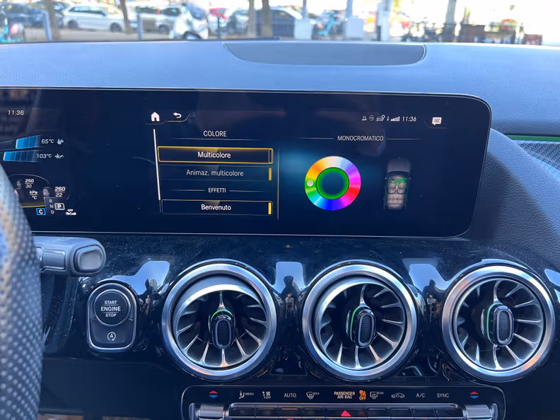 Mercedes-Benz GLA-Class - 32