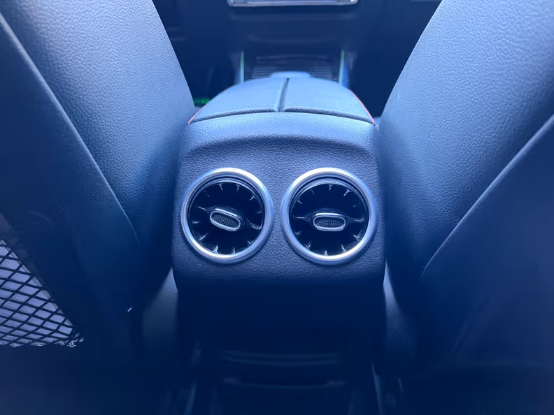 Mercedes-Benz GLA-Class - 29