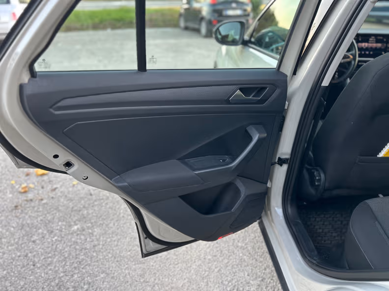 Volkswagen T-ROC - 27