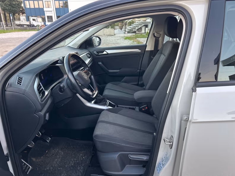 Volkswagen T-ROC - 13