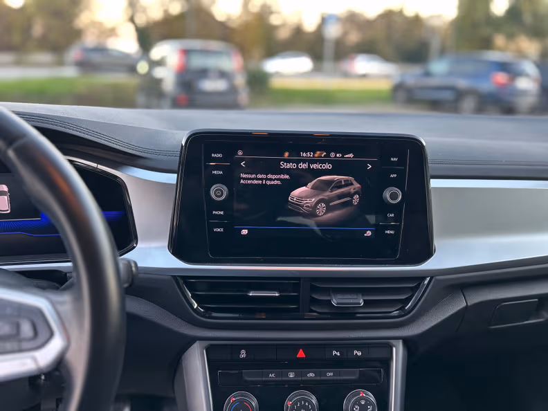 Volkswagen T-ROC - 19