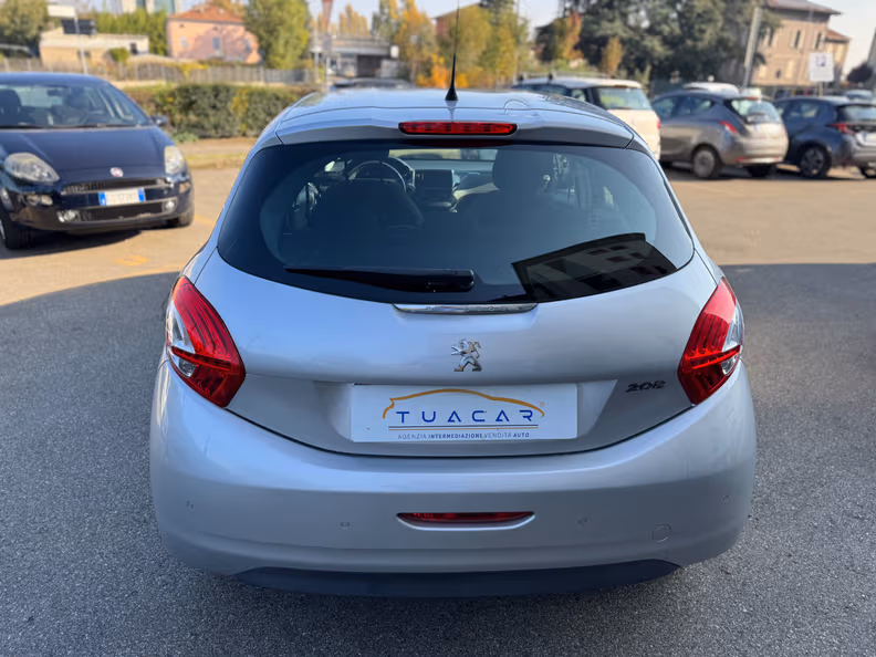 Peugeot 208 - 4