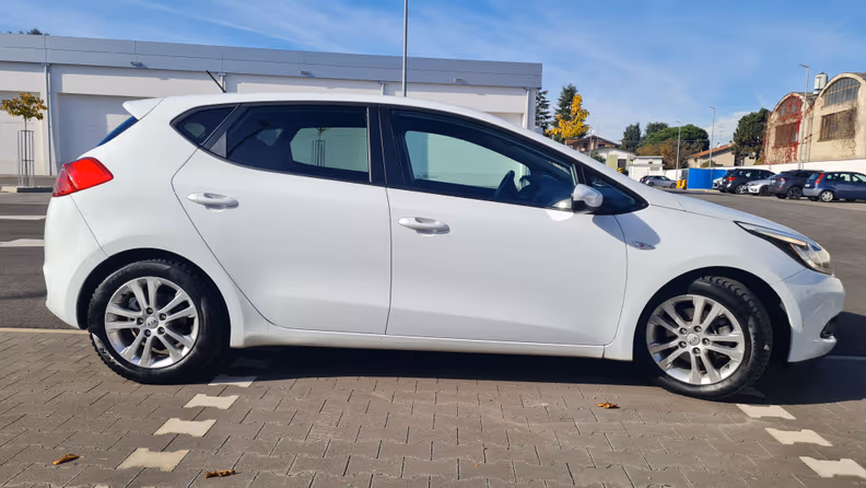 Kia Ceed - 4