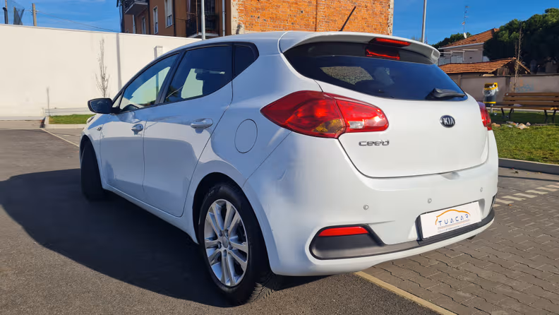 Kia Ceed - 7