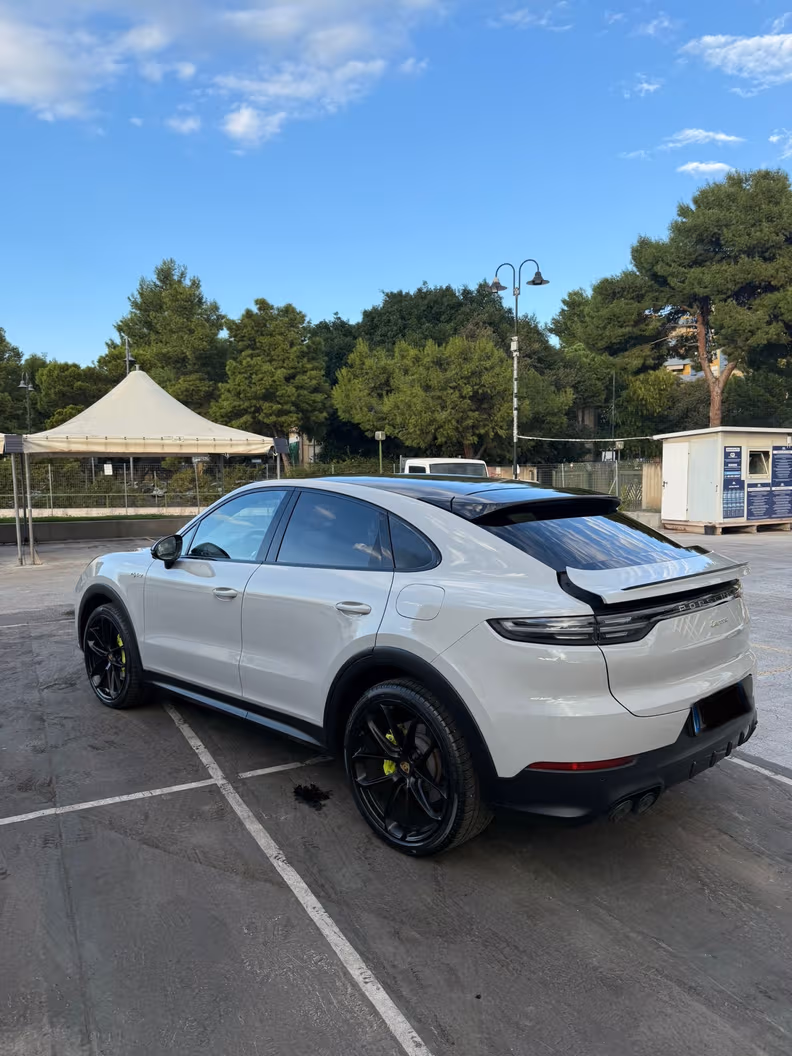 Porsche Cayenne - 22