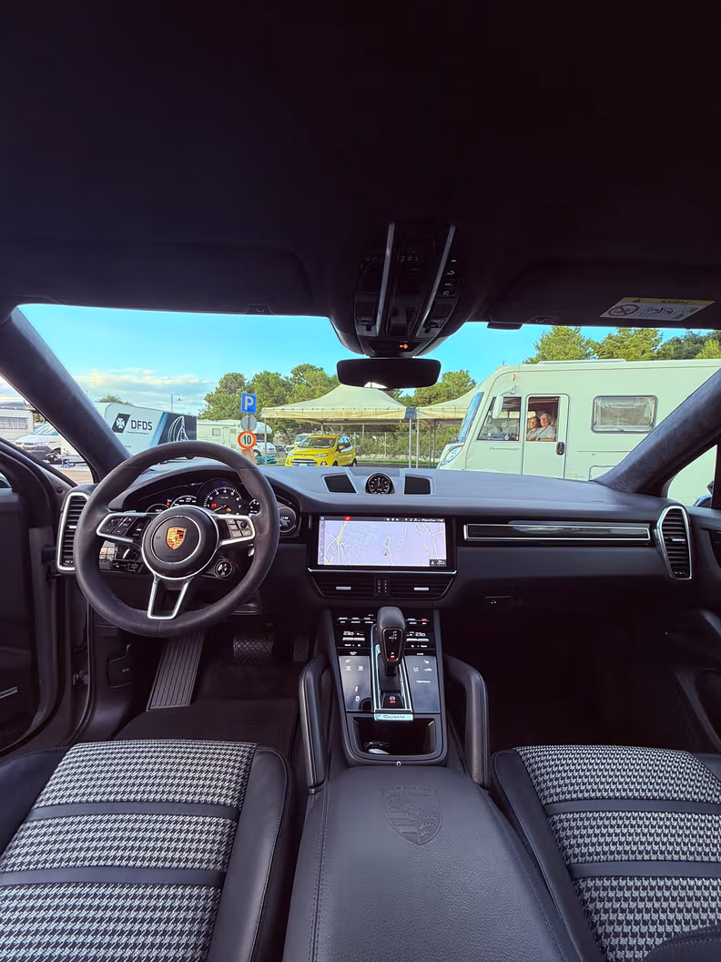 Porsche Cayenne - 11