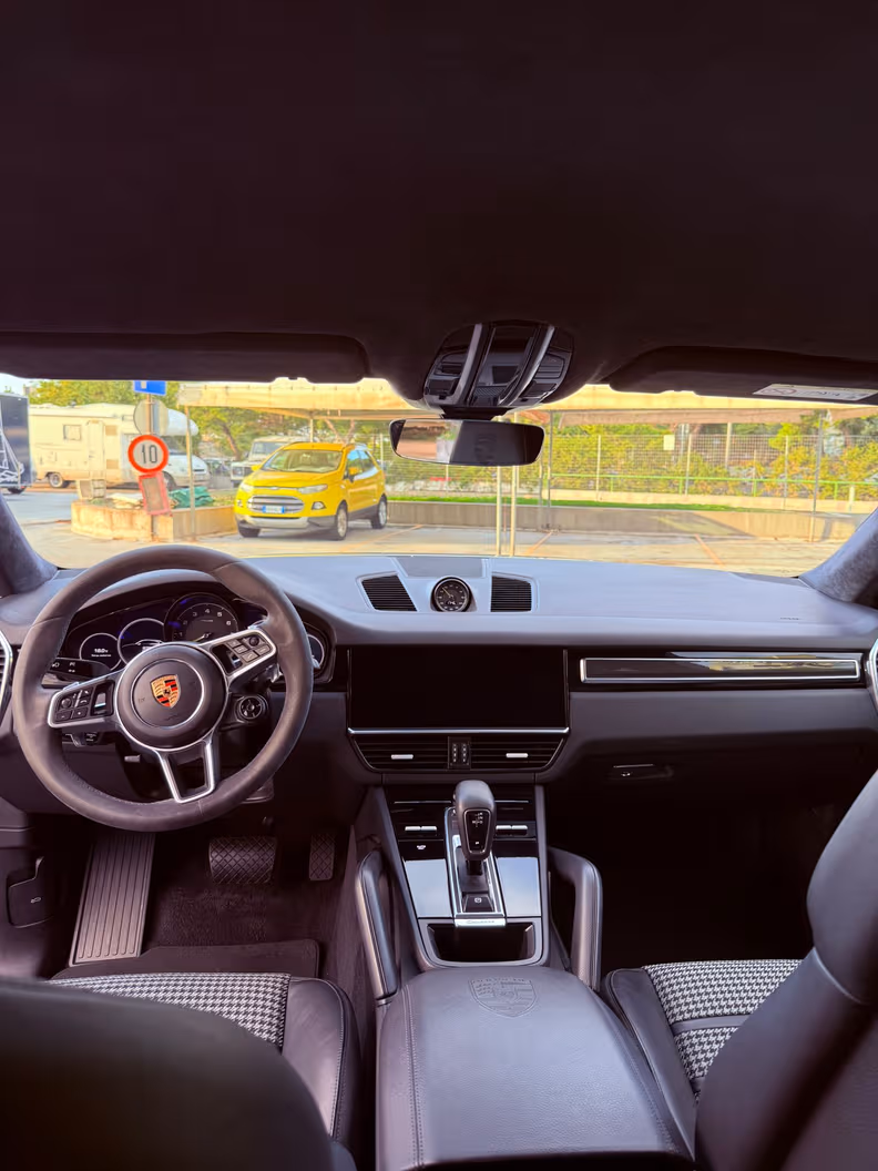 Porsche Cayenne - 13