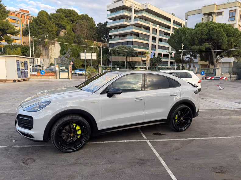 Porsche Cayenne - 10