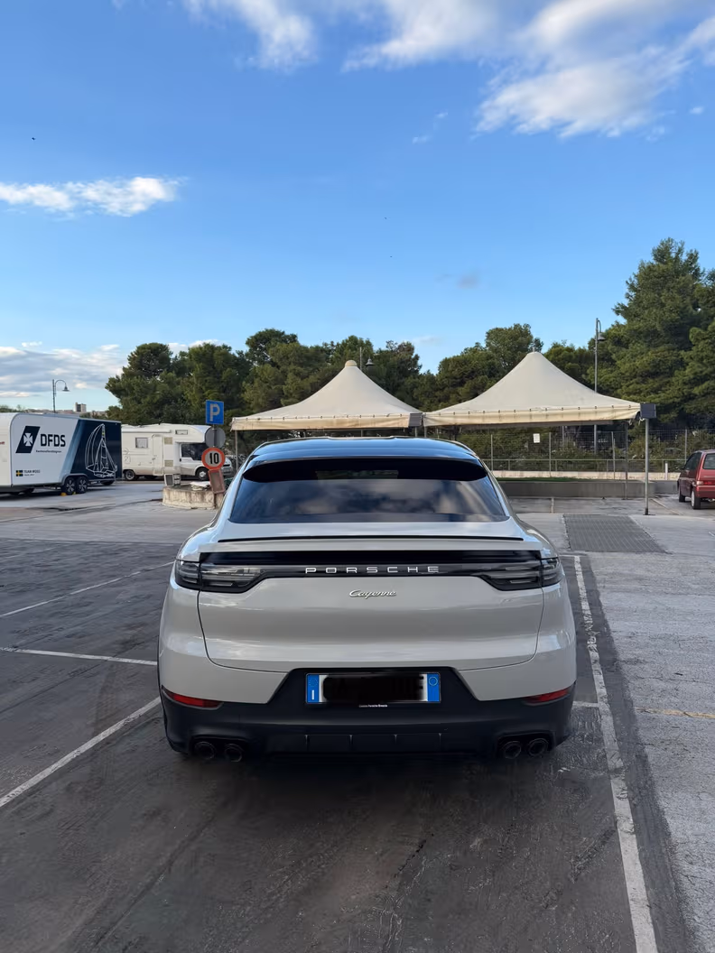 Porsche Cayenne - 23